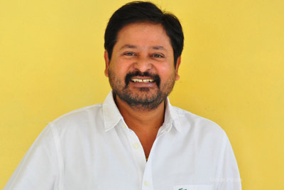 n.shankar-interview-stills-for-2-countries